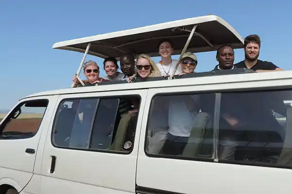 تفاوت های ون و مینی بوس برای سفرهای گروهی