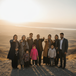 ✈️ راهنمای جامع و بدون استرس برای یک تجربه سفر گروهی خانوادگی فراموش‌نشدنی